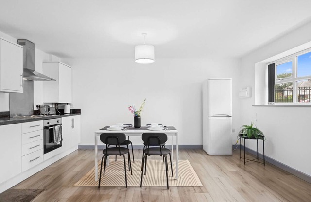 Cozy 2-Bedroom Home | 10 Mins to Leeds Centre