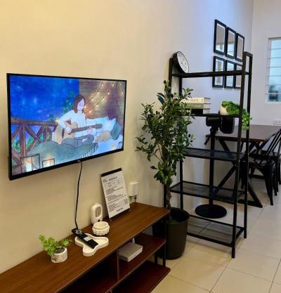 Cozy 2 Bedroom Home in Lucena with AC and Fast WiFi