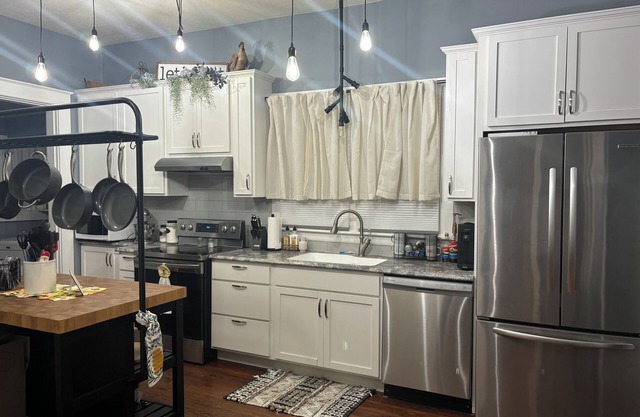 Cozy 2-bedroom house conveniently located to all Terre Haute has to offer.