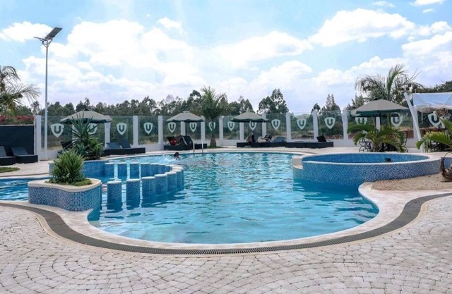 Cozy 2-BR Aprt with Pool, Gym at Tatu City
