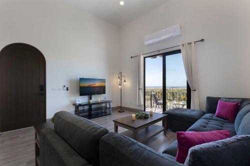 Cozy 2 BR at Mavila Gym & Resort Access