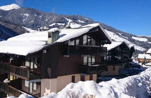 Cozy 27m² Studio with Mezzanine in Beaufort—WIFI, Balcony, Close to Skiing & Shops