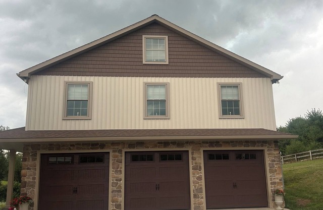 Cozy 2bedroom second floor apartment close to Lycoming College and PCT, WiFi ac