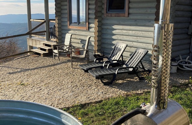 Cozy accommodation with hot tub with panoramic views of mountain and valley