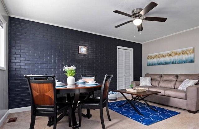 Cozy apartment close to everything!