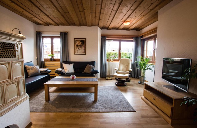Cozy apartment in a very quiet location with terrace u. Tiled stove near Chiemsee