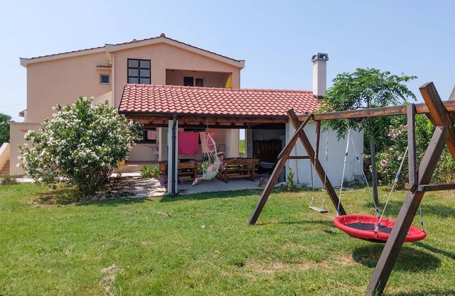 Cozy apartment in Ljubac with WiFi
