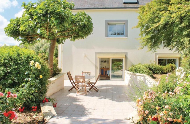 Cozy Apartment In Muzillac With Wifi