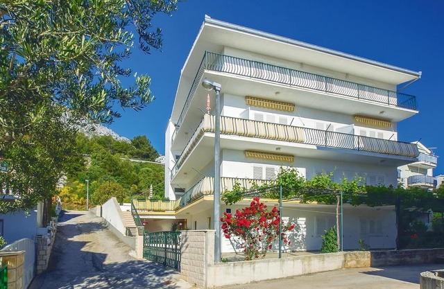 Cozy apartment in Omis with WiFi