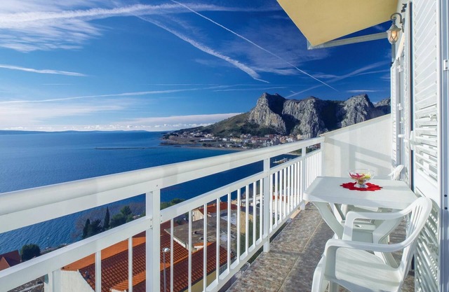Cozy apartment in Omis with WiFi