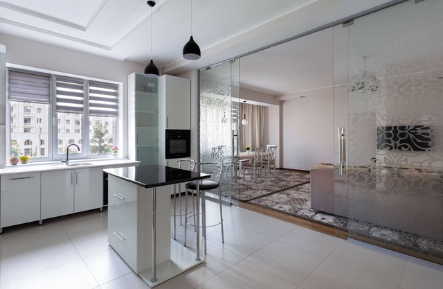 Cozy apartment in the city center: guarded yard, kids area. Near by Oloy bazaar.