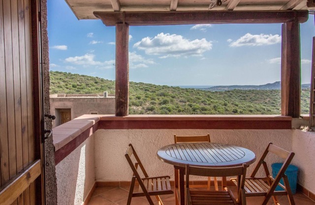 Cozy apartment of 70 sqm with private entrance, can accommodate up to 4 people, located on the first floor within the village Cugnana Verde (no lift). The property is equipped with every comfort! Inside the Residence you will find a various services, inc