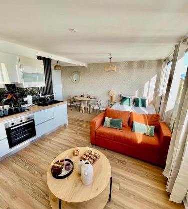 Cozy apartment with parking and panoramic views!