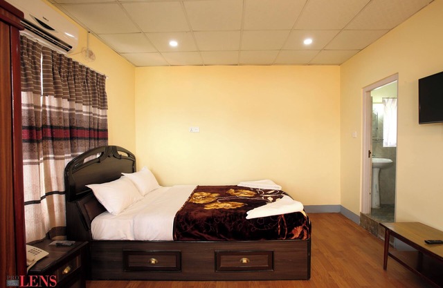 Cozy B&B with 1 bedroom and WiFi, AC in fantastic Kathmandu