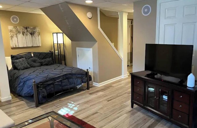 Cozy Basement Studio Suite in Nashville's Quiet Inglewood