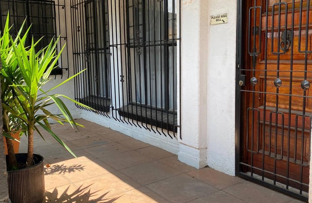 Cozy Cabin Guest Lodge