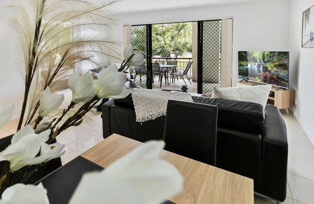 Cozy Cairns Stay - Near Airport, City & Esplanade