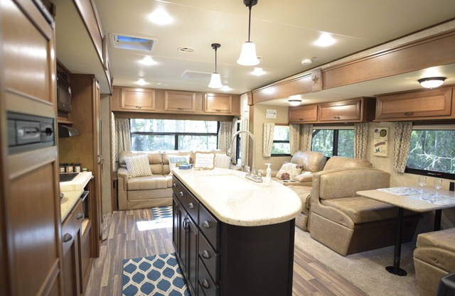 Cozy Camper~New Wash Shed~Fast Wi-Fi~Comfy Bed~Fire Pit~Near Croquet Club