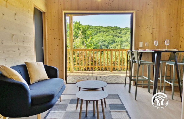 Cozy chalet near Laval, 4 pers., pets allowed