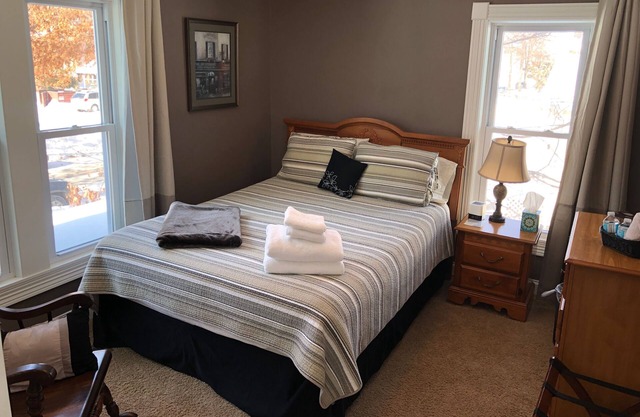 Cozy, Comfortable and Close to Everything