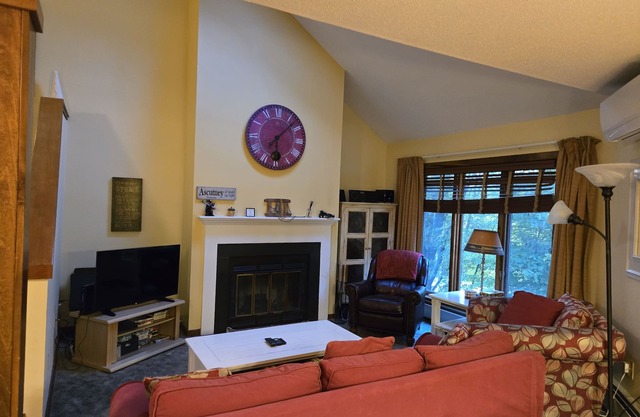 Cozy Condo for Skiing-Hiking-Biking Lovers