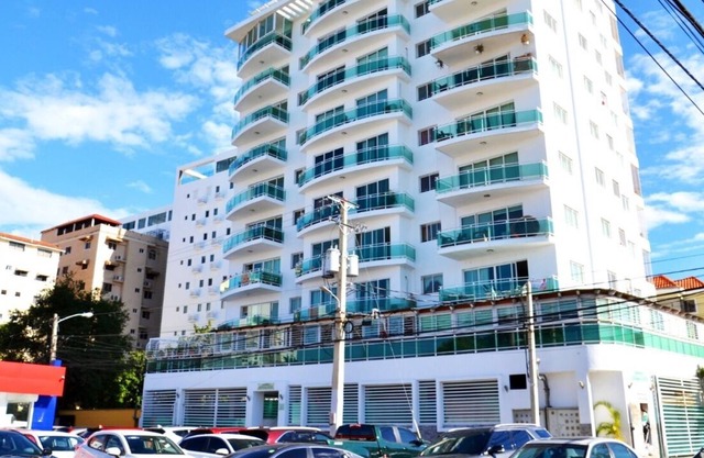 Cozy Condo in the heart on Evaristo Morales Santo Domingo, 2 bedrooms