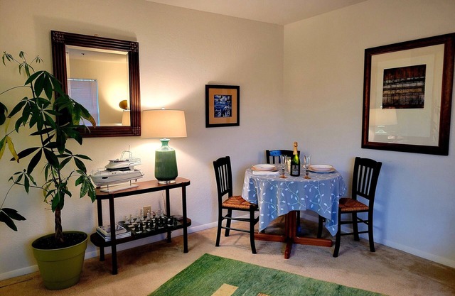 Cozy Condo Near City Dock - Your Perfect Annapolis Getaway!