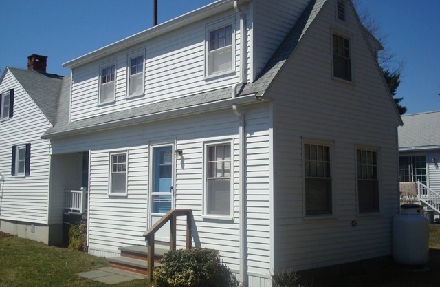 Cozy Cottage at Footbridge Beach - Great Fall and Spring Rates