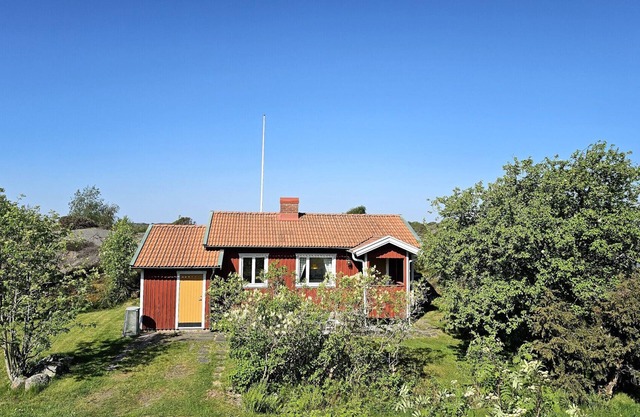 Cozy cottage near Hälleviksstrand | SE09132