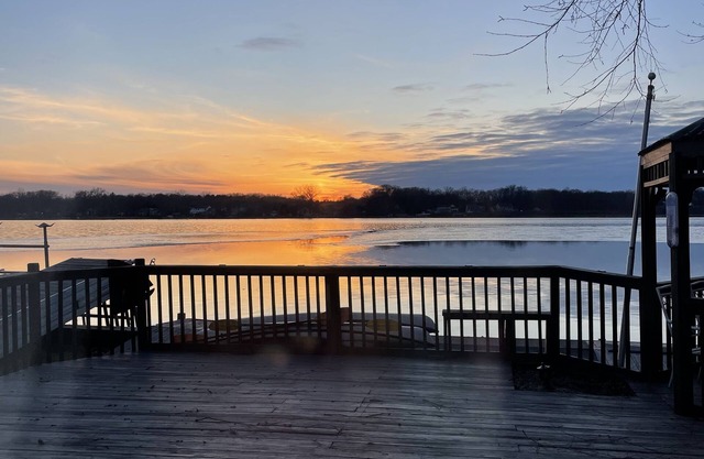 Cozy Cottage on a All Sport Lake, Grand Rapids Area