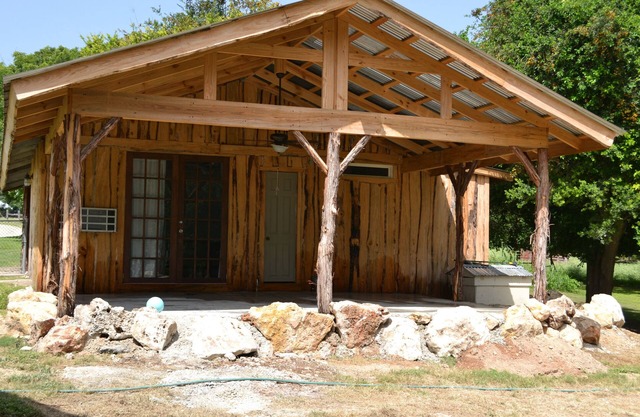 Cozy Couples Cabin New Braunfels, on Lake Dunlap