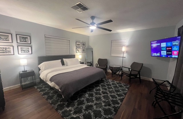 Cozy Downtown Retreat/Walk to Marina & Main St!