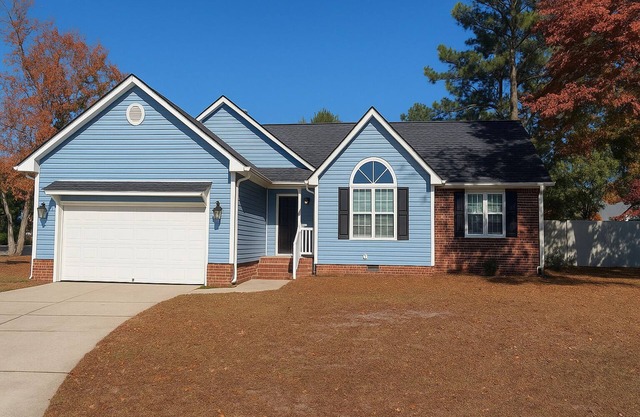 Cozy Entire House in the heart of Fayetteville, NC. Pet Friendly!