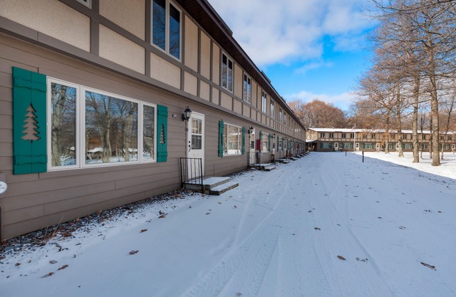 Cleerwood Village Eagle River 