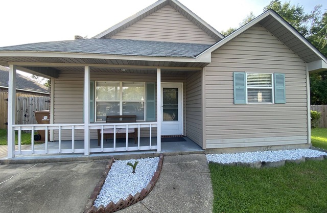 Cozy Family Home Close to Biloxi and Beach