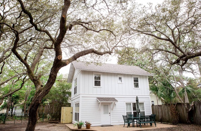 Cozy Grayton Beach Cottage, Fully Renovated 2018