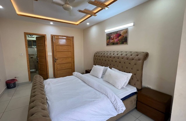 Cozy Haven for Your Next Getaway: Book Now for Comfort and Convenience