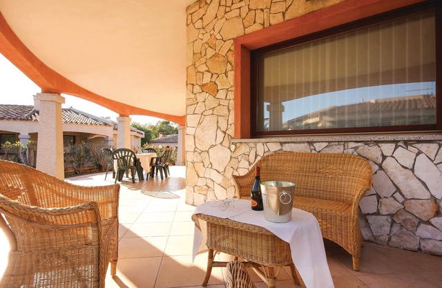 Cozy home in Costa Rei -CA- with WiFi