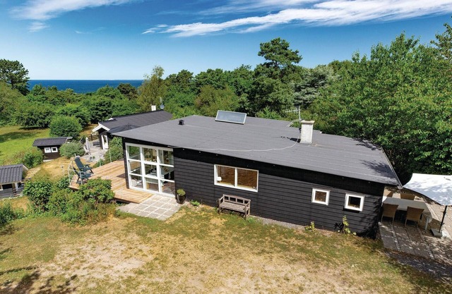 Cozy home in Fårevejle with sauna