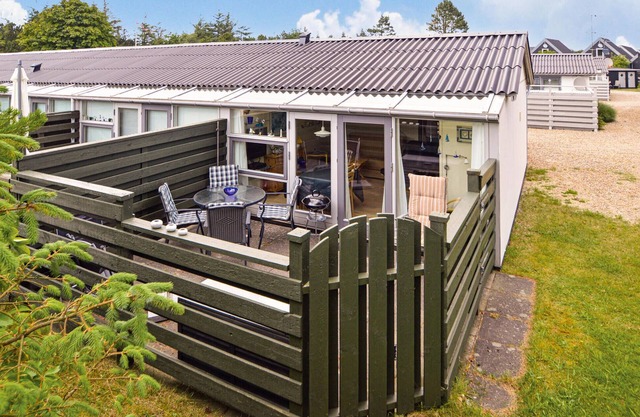 Cozy home in Vejers Strand with kitchen
