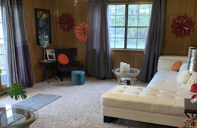 Cozy Home only 5 minutes from Lake Tenkiller!
