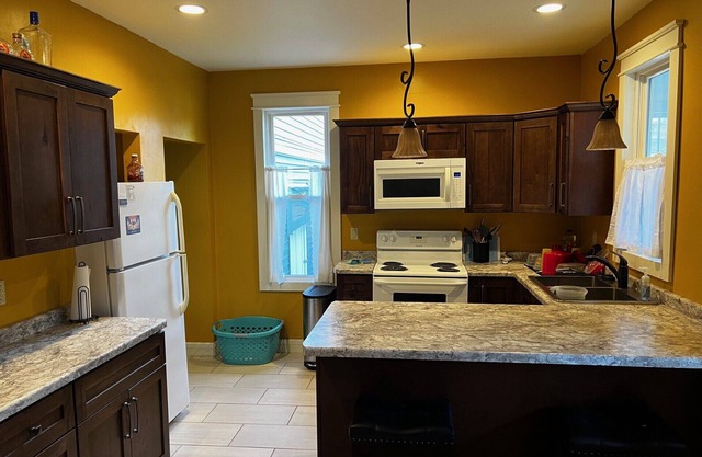 Cozy Home with great location close to waterfront