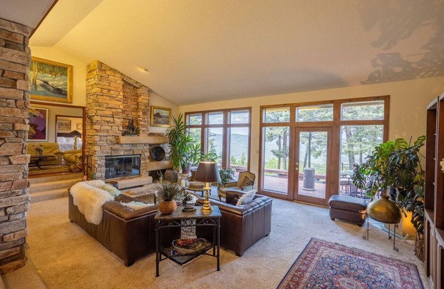 Cozy home with Incredible Views