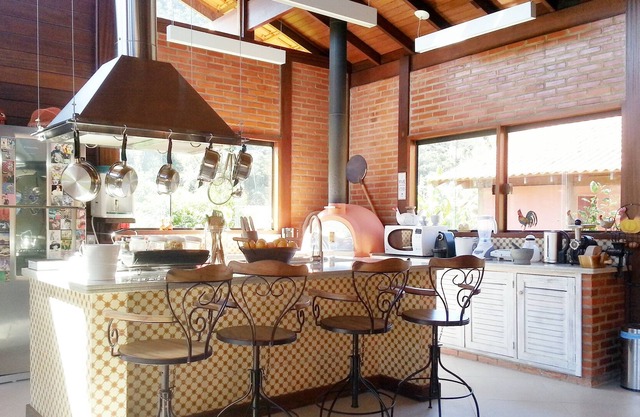 Cozy house with pool, whirlpool, fireplace, pizza oven, garden.