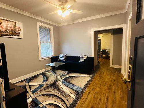 Cozy in Hyde Park Greater Grand Crossing