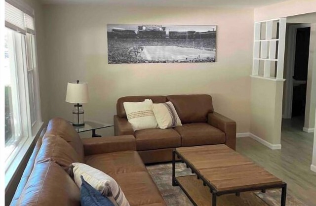 Cozy in the heart of Lambeau