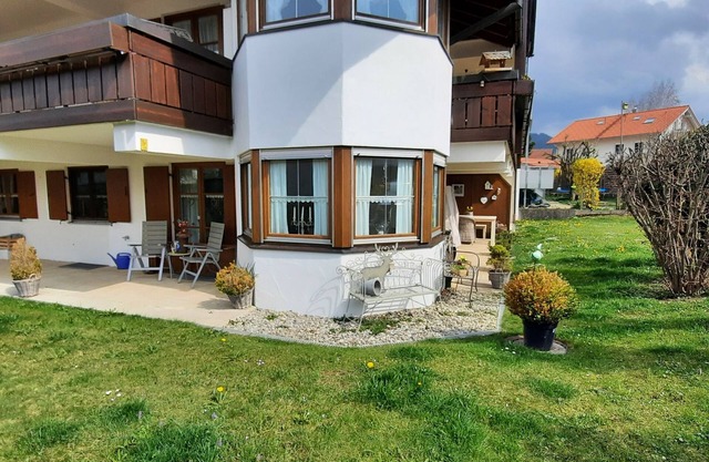 Cozy, individual, furnished with lots of charm and love