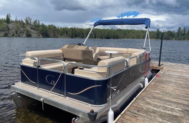 Cozy Jasper Lake Cabin:Sleeps 4, Lakefront Views, Porch, Private Close to Beach!