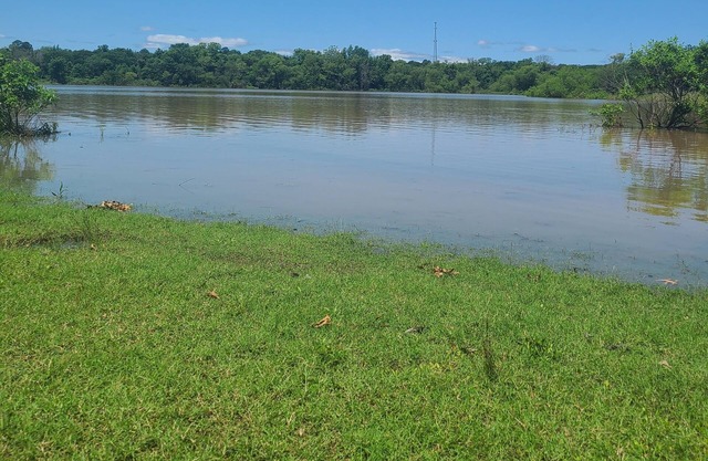 Cozy lake retreat! Short walk to community beach and boat ramp! +2 kayaks!