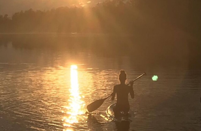 Cozy lakeside cabin retreat located on E. Rush lake. Great Fishing here!